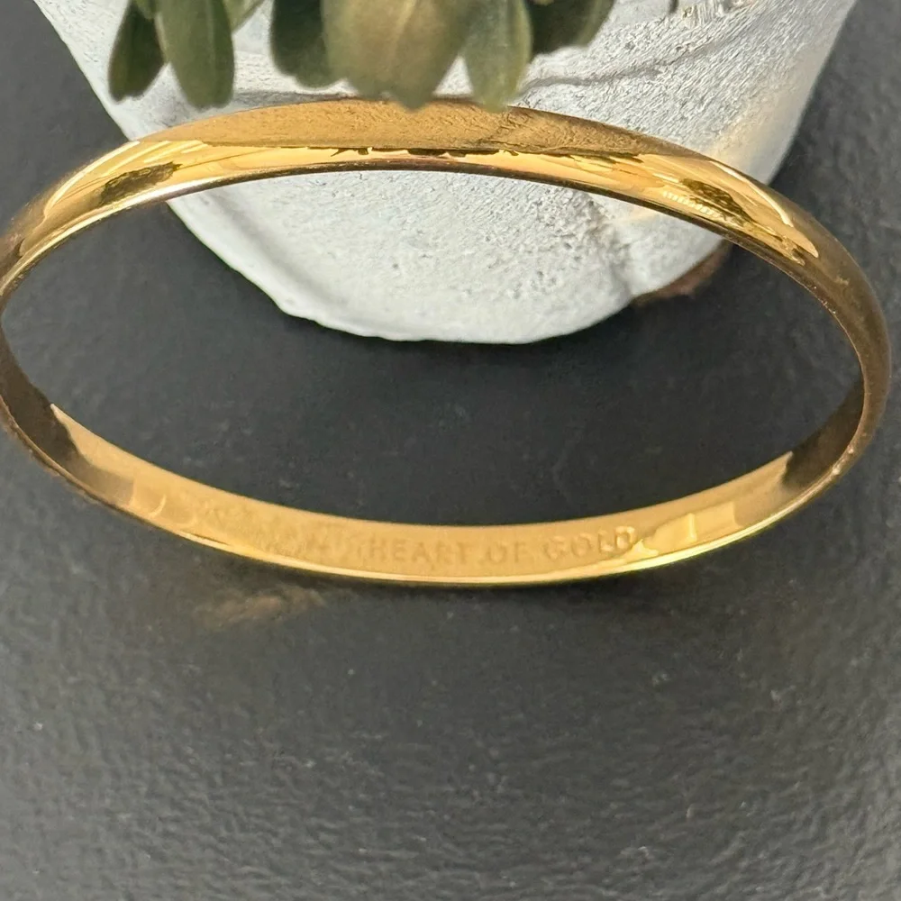 Kate Spade  NWOT Heart Of Gold Idiom Bangle - Picture 7 of 10